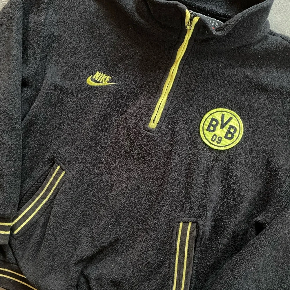 *SOLD* BORUSSIA DORTMUND NIKE PREMIER FLEECE - Picture 3 of 9